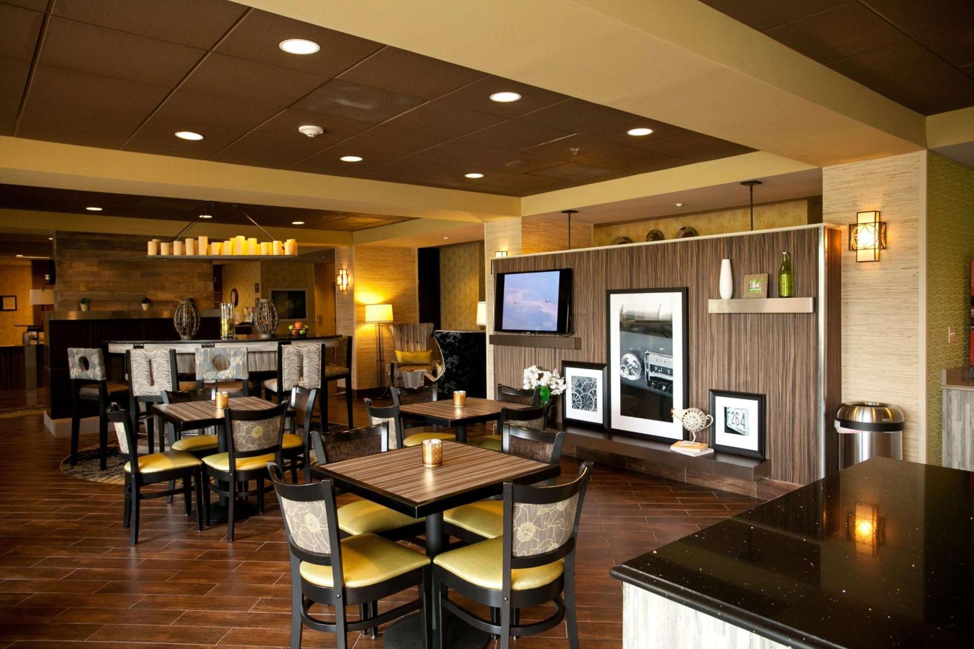 Hampton Inn Carrollton Bagian luar foto